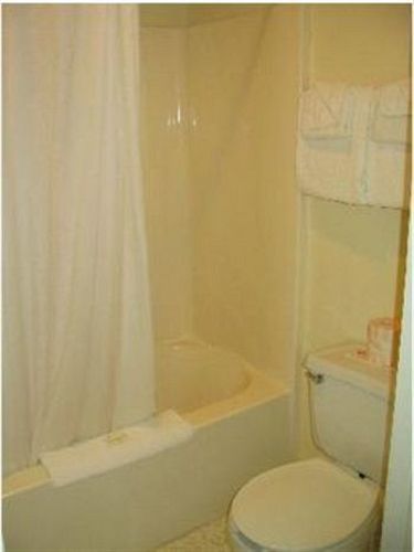 Waterfront Inn מקינאו סיטי מראה חיצוני תמונה