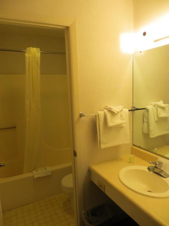 Waterfront Inn מקינאו סיטי חדר תמונה