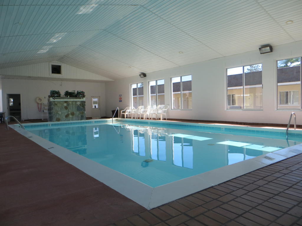 Waterfront Inn מקינאו סיטי מראה חיצוני תמונה